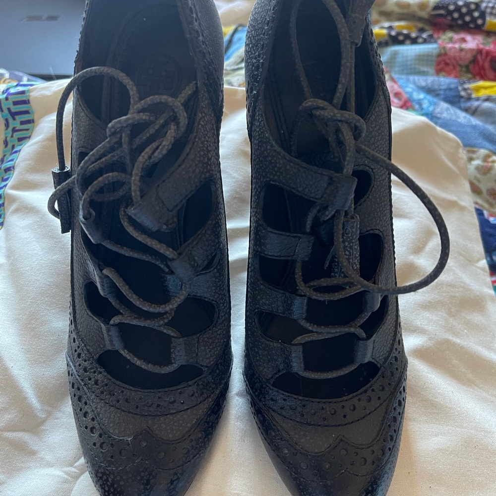 Tory Burch size 9 Astrid high heel Oxford in Irish grey